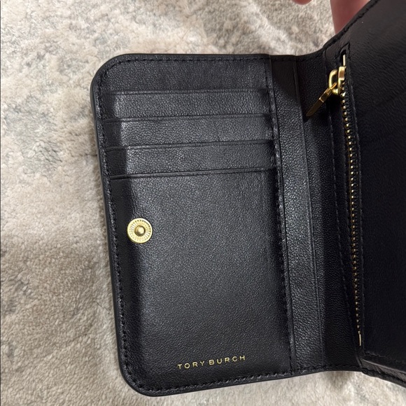 Tory Burch Fleming Wallet - Picture 3 of 7